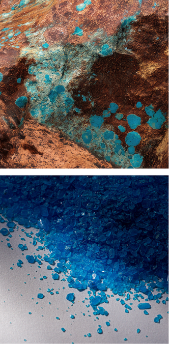 blue crystalline copper pentahydrate powder